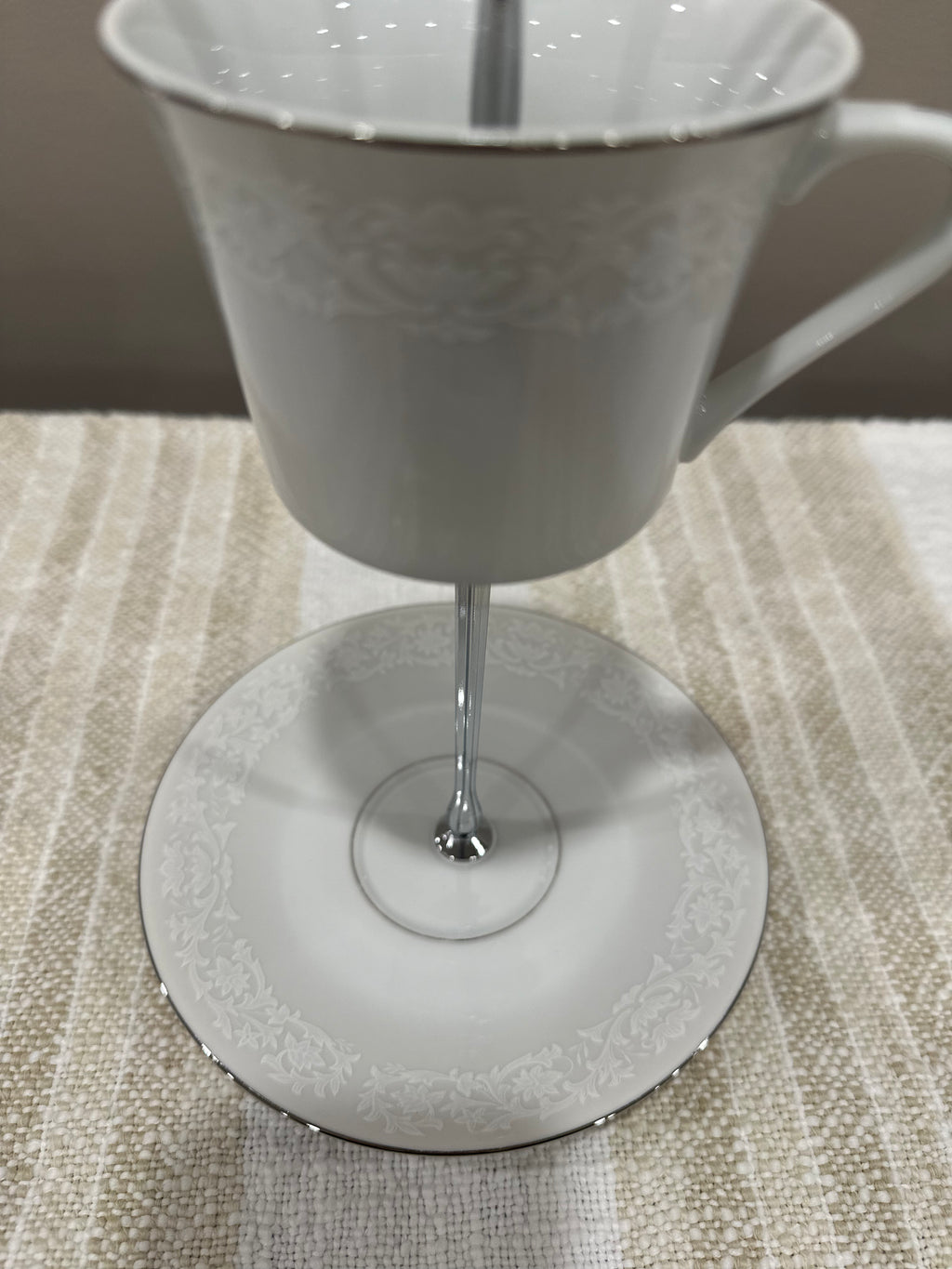 Vintage Two-Tier Plate Stand - White details with Silver Edging